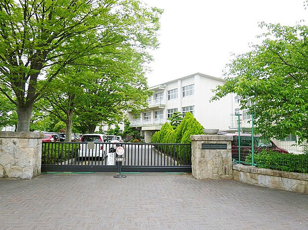 刈谷市立依佐美中学校（約2,200m）