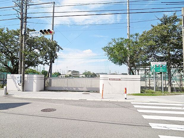 豊田市立上郷中学校（約2,225m）