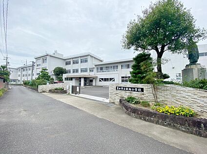 豊田市立畝部小学校 560m