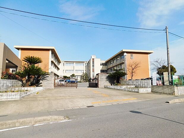 西尾市立平坂中学校（約1,360m）