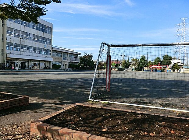 横浜市立新吉田第二小学校（約950m）