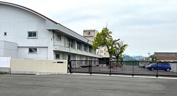 高松市立香東中学校(約2,878m)