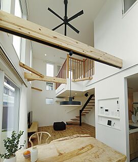 【施工例】開放感のある吹き抜け天井