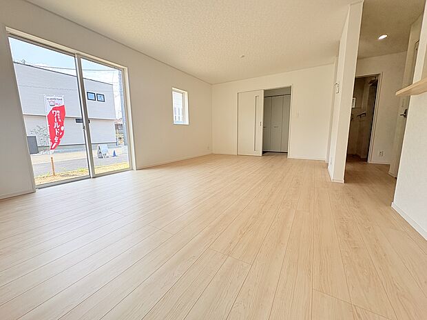 【全室2面採光】全てのお部屋が2面採光なので、どの時間帯もたくさん日の光が入る設計になっています。