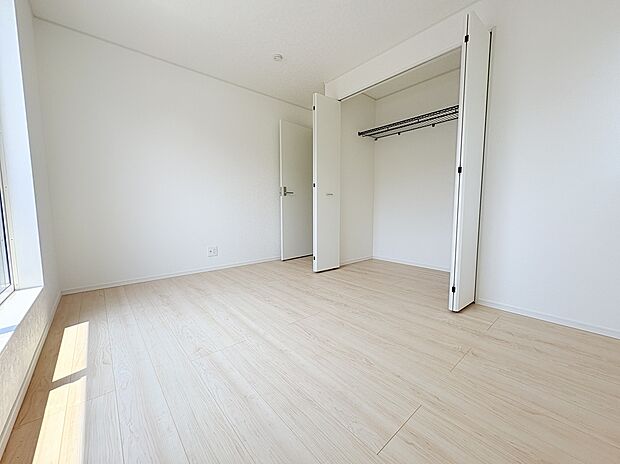 【各居室】全居室に収納付きなので、すっきりお使いいただけます。