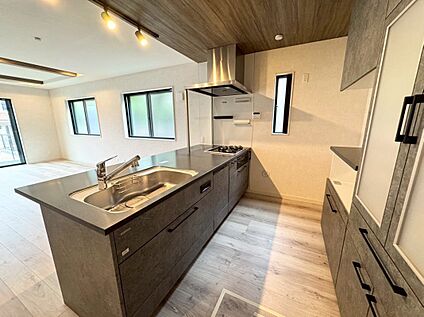 【同社施工例】ペニンシュラキッチン