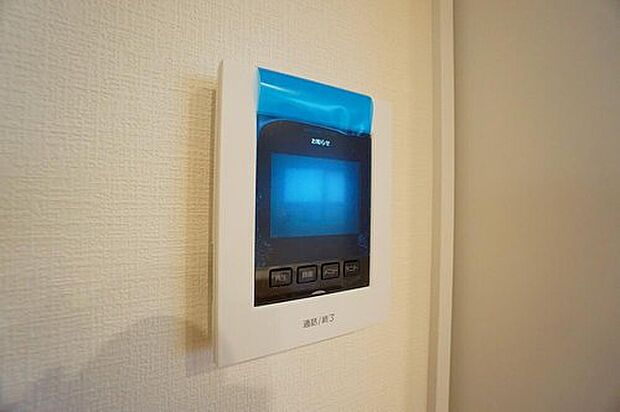 【TVモニター付きインターホン】防犯性、セキュリティ対策に安心できるテレビモニター付きインターフォンです。セールスマン対策にもなり安心できます。