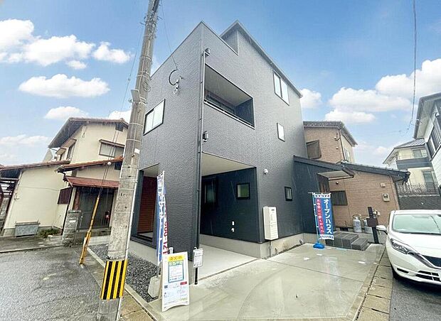 【前面道路含む現地写真】西鉄バス「吉原」停徒歩5分!コンビニ徒歩7分!スーパー徒歩11分!イオン福岡店まで車で約9分!(2.9km)ショッピングや映画鑑賞などを楽しめます^^