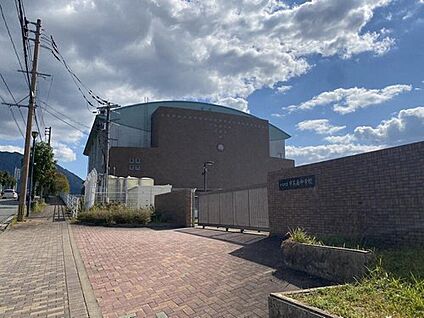 宇美町立宇美南中学校 800m