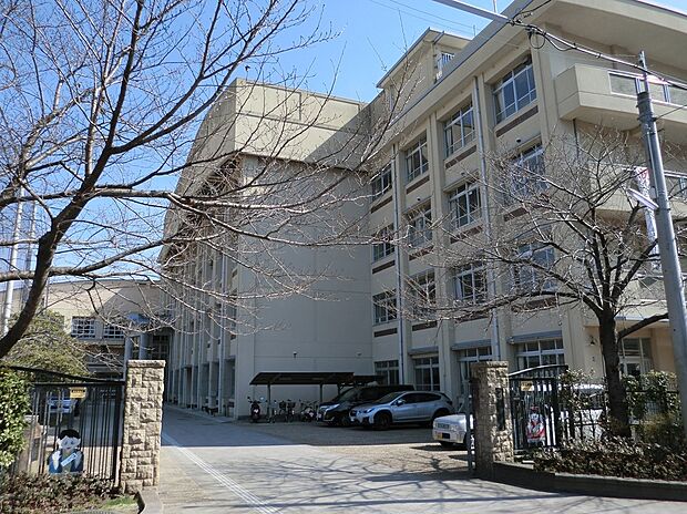 京都市立花山中学校（約1,133m）