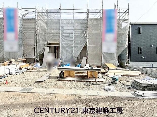 4LDK＋駐車スペース並列３台分！空いたスペースは駐輪場としてもお使いいただけます♪