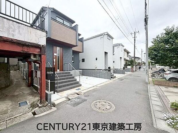 ４LDK＋駐車スペースがございます！
完成済につき即入居が可能！各居室にクローゼットが完備でスッキリ快適なお住まい！