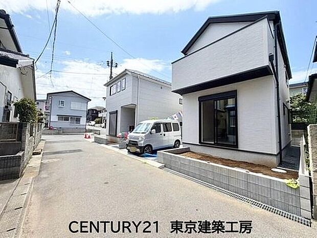 カースペースは1台分を確保。敷地内に愛車を駐車でき、毎日の通勤やお出かけにも便利です。
