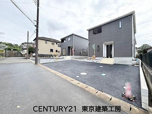 ◆4LDK+駐車スペース3台分!◆ご家族が集うLDKは16帖以上!爽やかな風と自然光が降り注ぎ開放的です♪