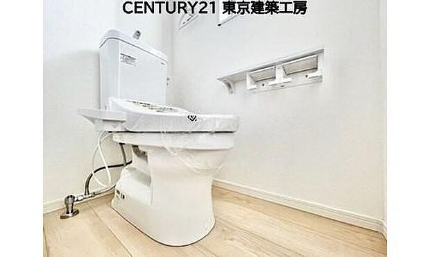 【同形状・同仕様写真(その他内観)】【同仕様】
◇汚れやすいトイレだからこそ、清潔感のあるホワイトで統一しています。より綺麗な状態をキープしたいと思えるでしょう♪