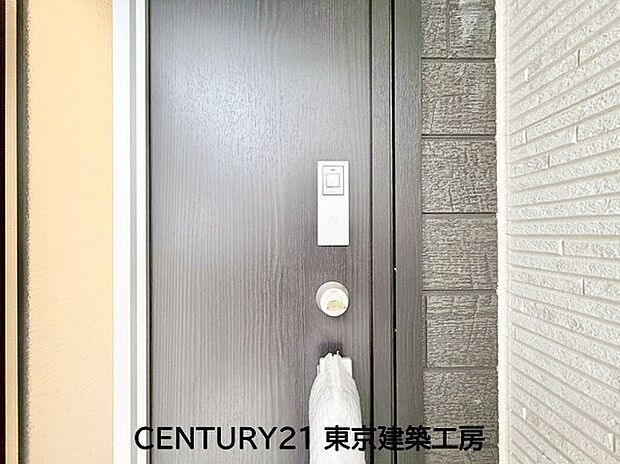 【【同施工会社の施工イメージになります】】【同仕様】お留守の時も便利な宅配ボックスが標準装備です♪
