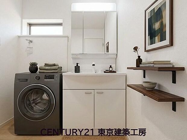 【同形状・同仕様写真(その他内観)】【家具はCGにてレイアウト】◇洗面台で身だしなみを整え、最終チェックをすることも多いでしょう。大きな鏡が用意されていますので、全体をチェックできるようになっています。