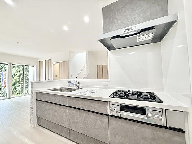 ■シンプルで機能的、毎日使いやすいキッチン