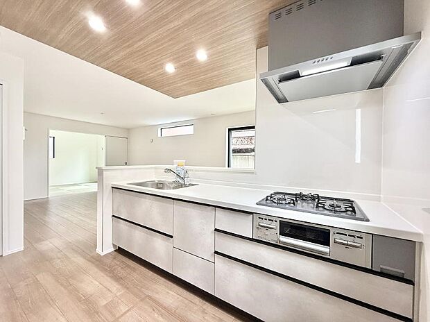 ■家族の絆を深める、温もりのあるキッチン