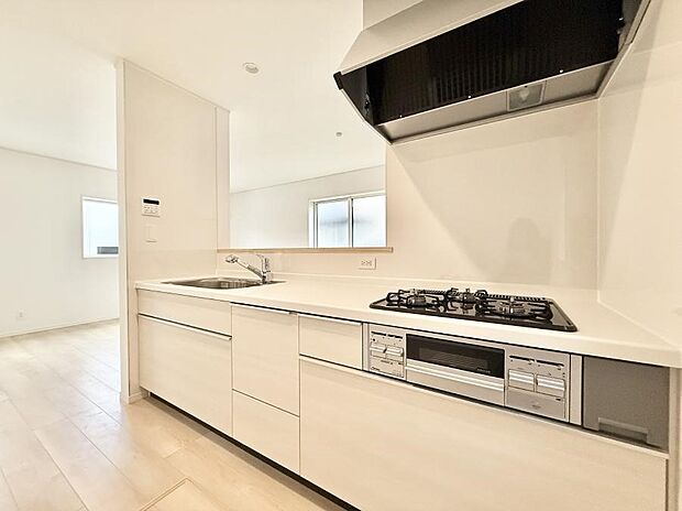 ■シンプルで機能的、毎日使いやすいキッチン