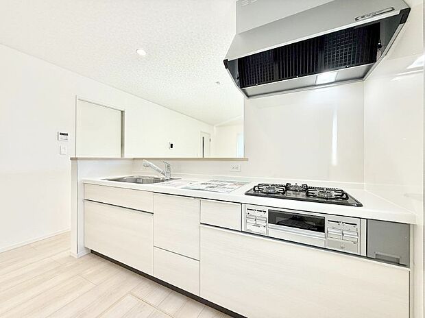 ■シンプルで機能的、毎日使いやすいキッチン