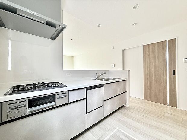 ■シンプルで美しく心地よい時間を生むキッチン空間