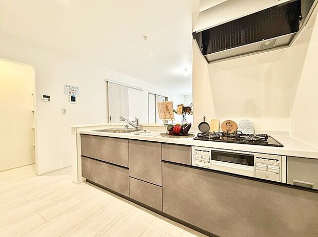 ■シンプルで機能的、毎日使いやすいキッチン