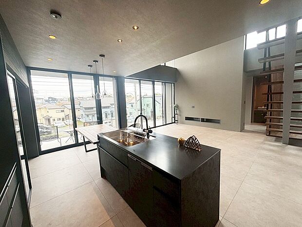 ■使いやすさとデザインが融合した、快適なキッチン