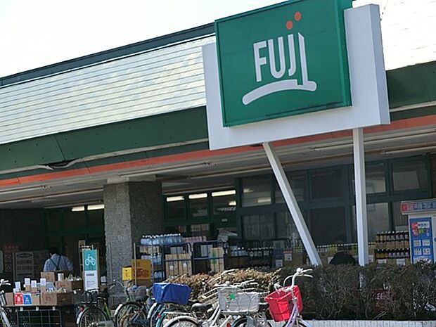 FUJI 鶴嶺店（約2,000m・徒歩25分）