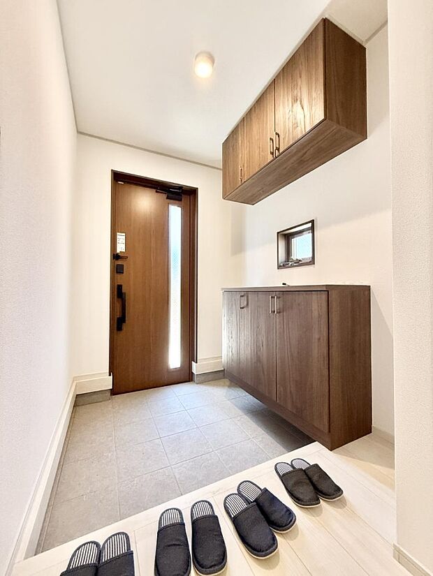 【玄関】■ ここから始まる一日、すっきり整った玄関