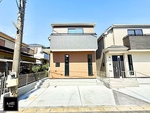 【現地外観写真】■暮らしを彩る充実した設備仕様が備わった住まい