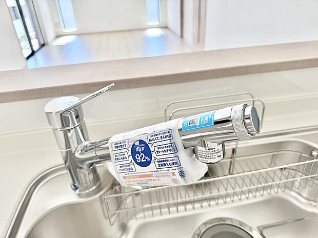 【浄水器】■清潔でおいしい水を手軽に供給してくれます