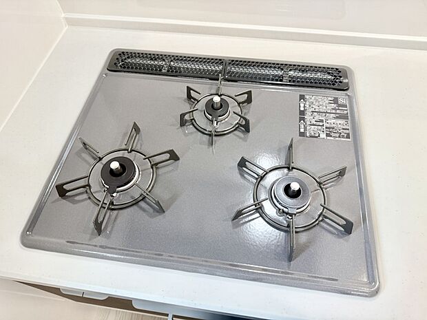 【3口ガスコンロ】■複数の鍋が同時に使えますね