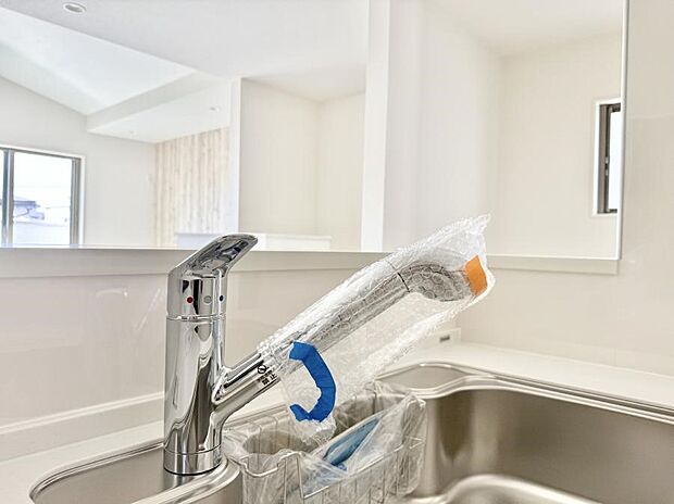 【浄水器】■清潔でおいしい水を手軽に供給してくれます