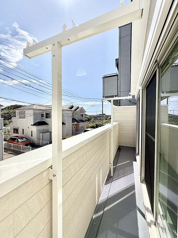 【バルコニー】■ 空を眺めながら、ほっと一息つける特別な空間