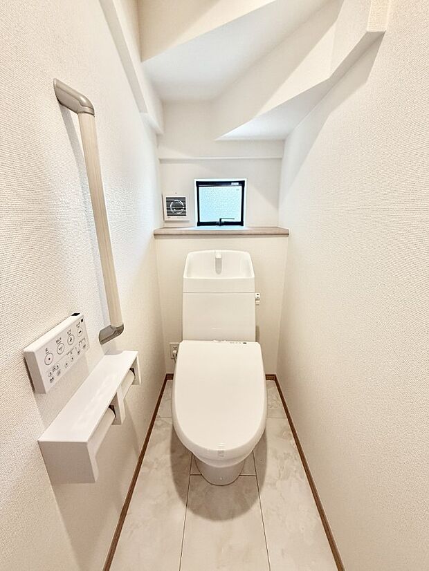 【トイレ】■毎日使う場所だからこそ、清潔感溢れる空間