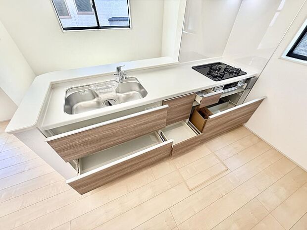 【キッチン】■家族の絆を深める、温もりのあるキッチン