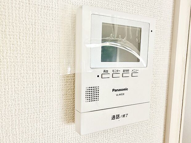 【TVモニター付インターフォン】■訪問者を確認できて安心感が増します