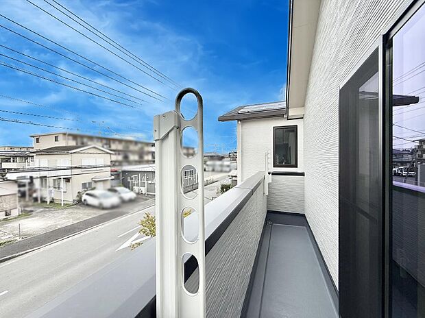 【バルコニー】■ 自然を身近に感じる、開放的なバルコニー