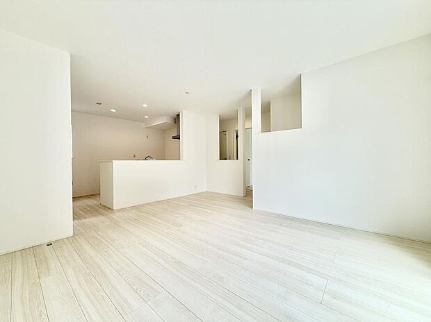 【リビングダイニング】■シンプルだけど贅沢、大切な人と過ごす心がほどける空間