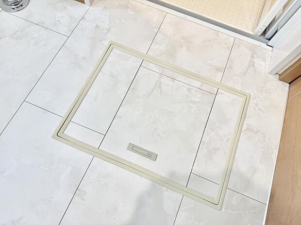 【床下収納】■隠れた収納スペースで家全体がスッキリ