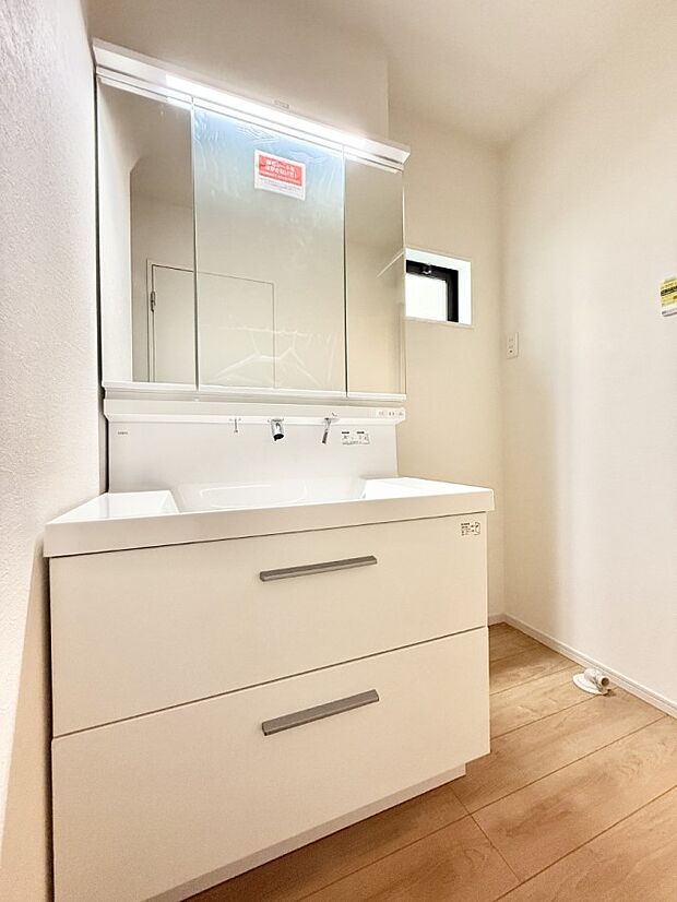 【洗面台・洗面所】■朝の準備がスムーズにできる広さです