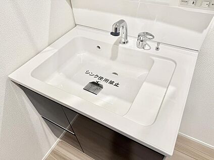 ハンドシャワー付洗面台