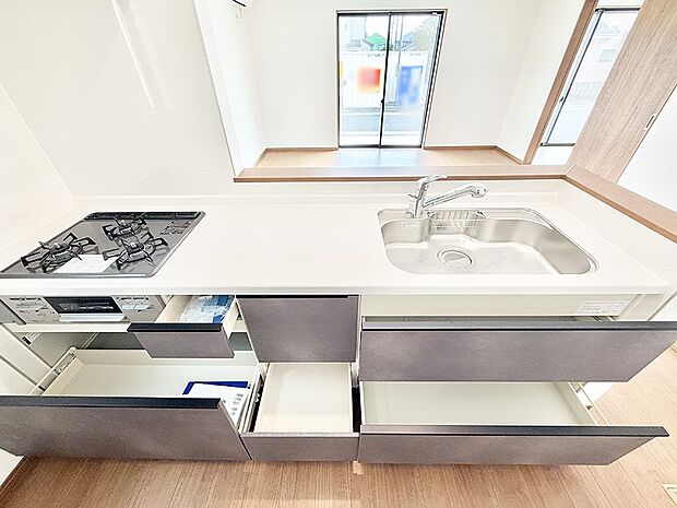 【キッチン】■家族の絆を深める、温もりのあるキッチン