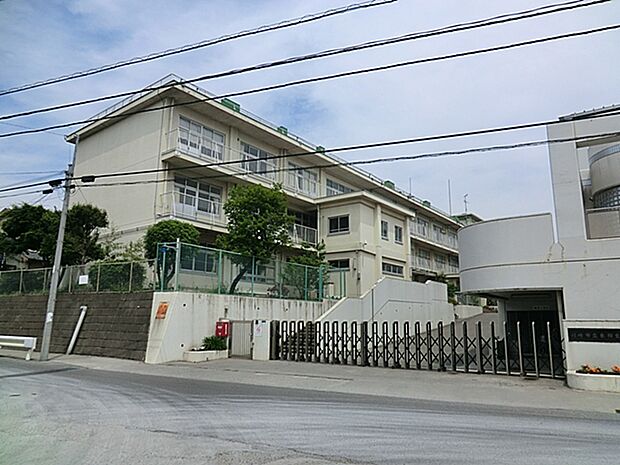 川崎市立東柿生小学校（約170m・徒歩3分）
