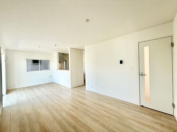 【リビング】■くつろぎと笑顔が集まる、心温まるリビング