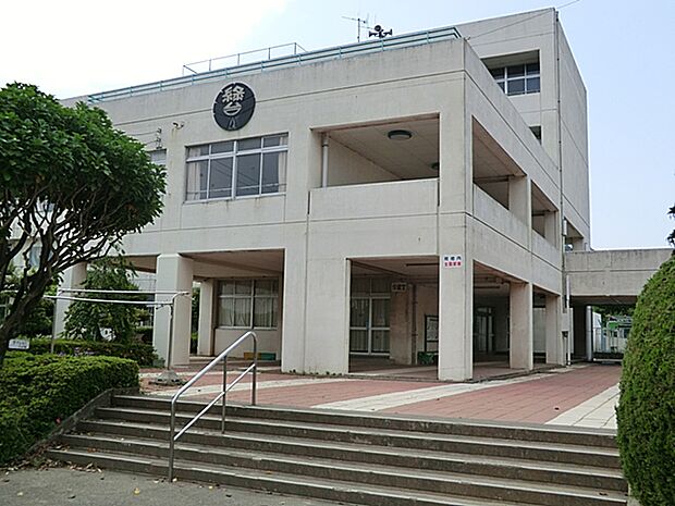 伊勢原市立緑台小学校(約800m・徒歩10分)