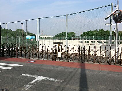 綾瀬市立北の台中学校 800m(10分)