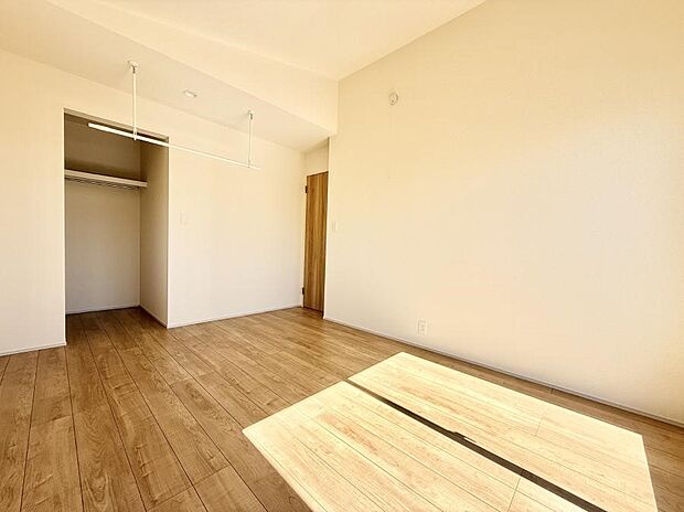 【寝室】■快適な環境で、日常の疲れを癒せる空間