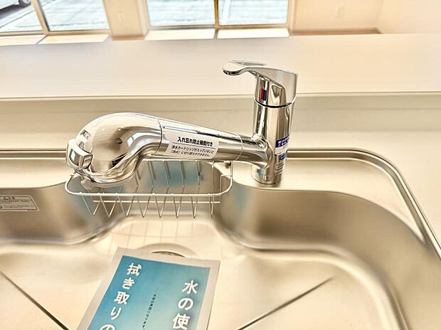 【浄水器】■清潔でおいしい水を手軽に供給してくれます